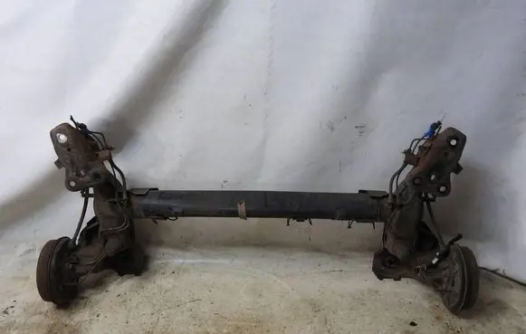 Peugeot 208 I Rear beam 