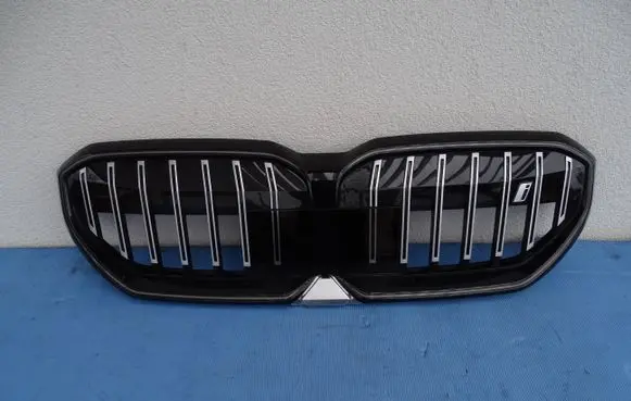 BMW 5 G60 G61 Front bumper upper radiator grill 5A185A7 8084683 8084874