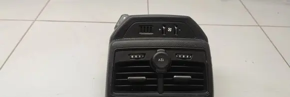 Peugeot 5008 II Rear air vent grill 96866080877 9809990477