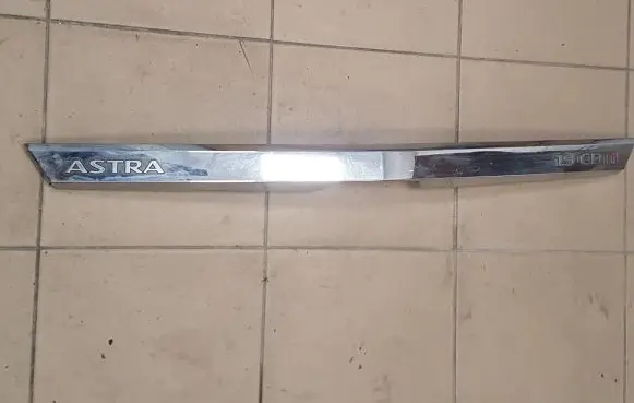 Opel Astra H Other trunk/boot trim element 13223918