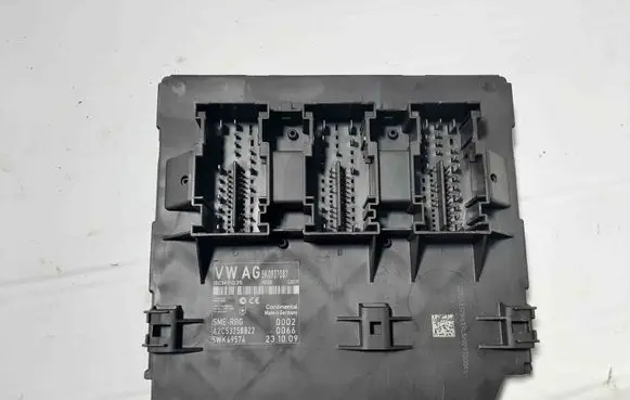 Volkswagen Tiguan Central body control module BCMPQ35 5K0937087