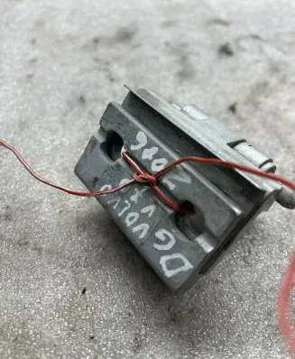 Volvo V70 Rear door upper hinge