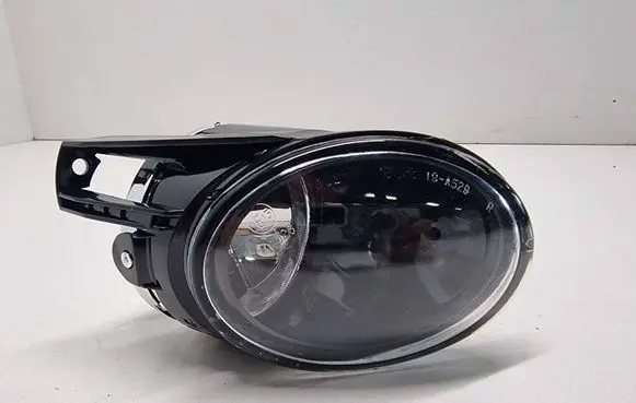 Volkswagen PASSAT B6 Front fog light 3C0941700B 19A529019B 190529019