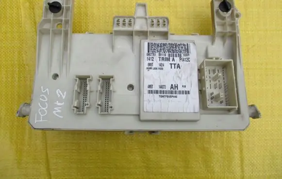 Ford Focus Fuse module 4M5T14A073AH