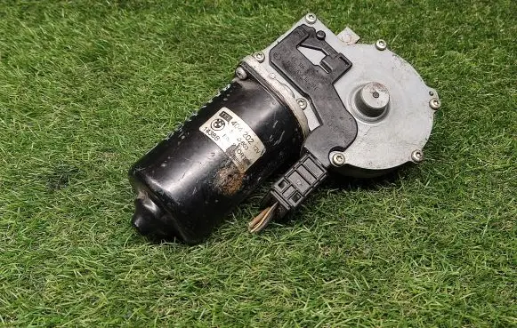 BMW 5 E39 Wiper motor 8360603 404202