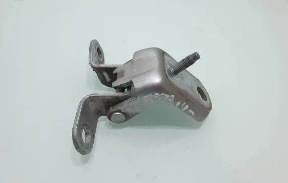 Ford Fiesta Rear door lower hinge 176ATD4E