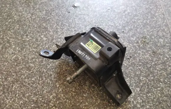 Hyundai Kona I Engine mount bracket 21870K4000