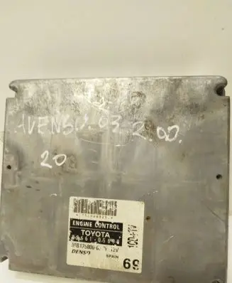 Toyota Avensis T250 Engine control unit/module 8966105690