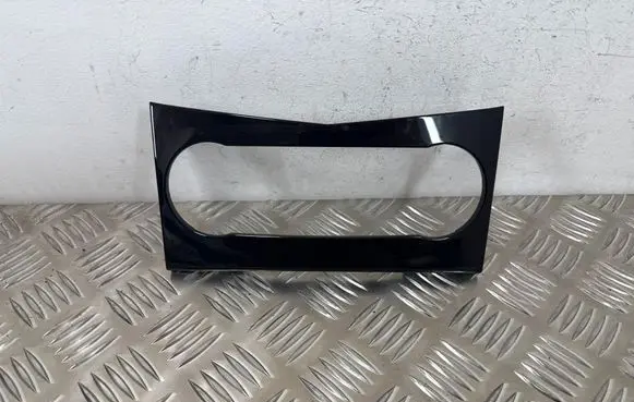 Mercedes-Benz C W204 Climate control/heater control trim A2046800390
