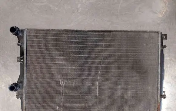 Volkswagen Jetta V Coolant radiator 1K0121253AB