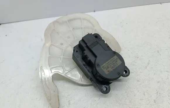 Mitsubishi Lancer VIII Air flap motor/actuator CSA512T010 VHB3030005A