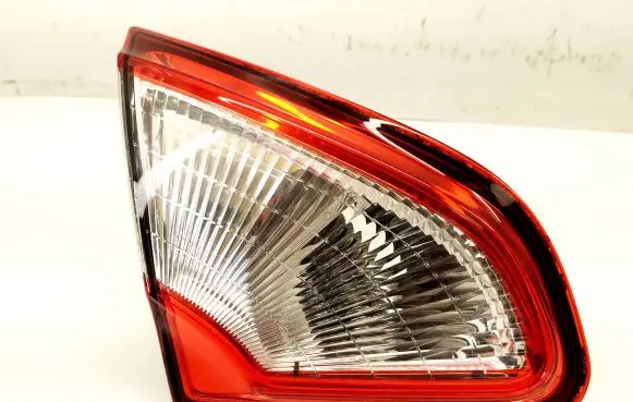 Nissan Qashqai Tailgate rear/tail lights B26555BR01A 89503189