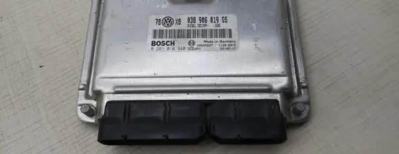 Volkswagen PASSAT B5 Engine control unit/module 038906019GS