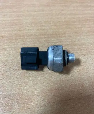 Nissan Note (E11) Air conditioning (A/C) pressure sensor 42CP89 X5276M