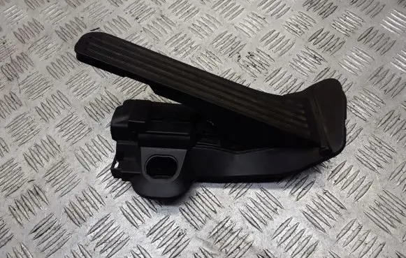 Seat Leon (1P) Accelerator throttle pedal 1K2721503M