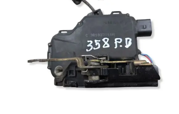 Volkswagen Golf IV Front door lock 3B1837016A