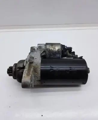 Volkswagen Jetta VI Starter motor 0001123020 02Z911023