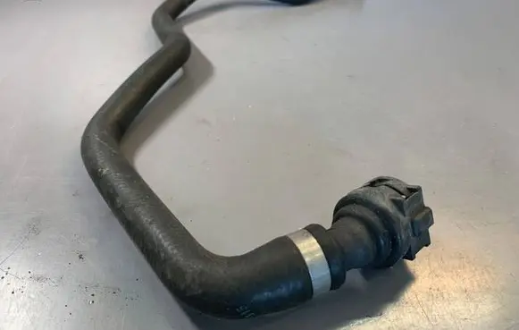 BMW 5 F10 F11 Engine coolant pipe/hose 7809819 17127809819