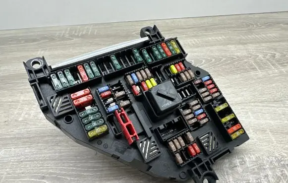 BMW 7 F01 F02 F03 F04 Fuse module 417033451 9264924 05375976