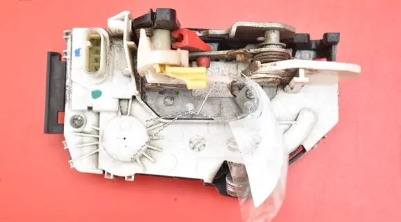 Dodge Caliber Front door lock 04589416AD