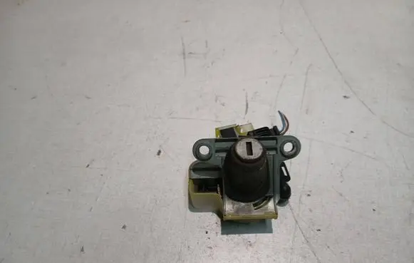Audi A4 S4 B5 8D Loading door lock 8D5827573