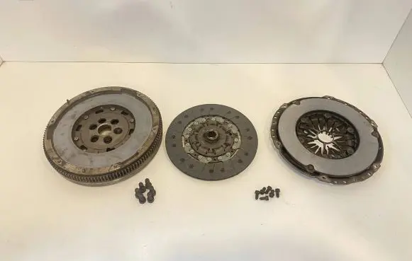 Volkswagen PASSAT B7 Clutch set kit 03L105266DJ 03L141032C