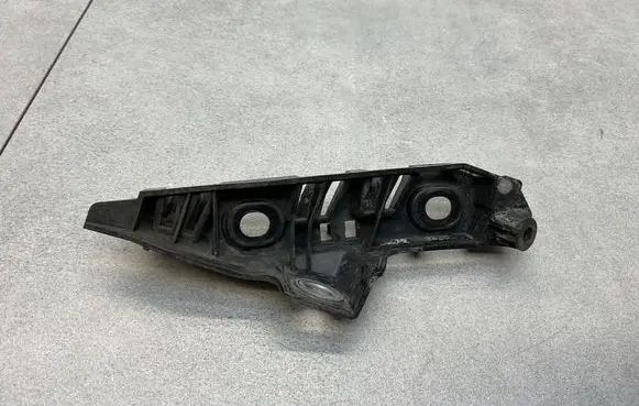 Volkswagen PASSAT B8 Front bumper mounting bracket 3G0807049