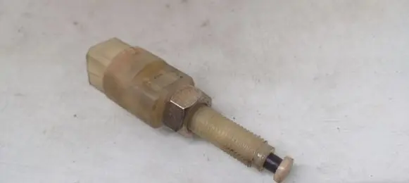 Audi A4 S4 B5 8D Brake pedal sensor switch 4A0945515A
