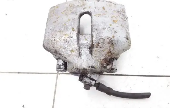 Volkswagen Touran I Front brake caliper