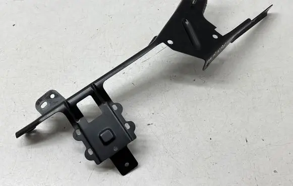 Porsche Panamera (970) Fender mounting bracket 97061020104