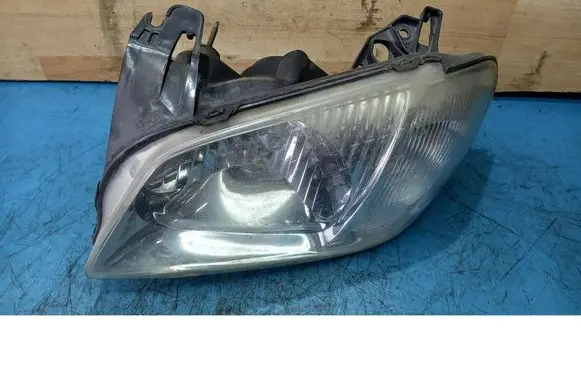 Mazda Tribute Front reflector 