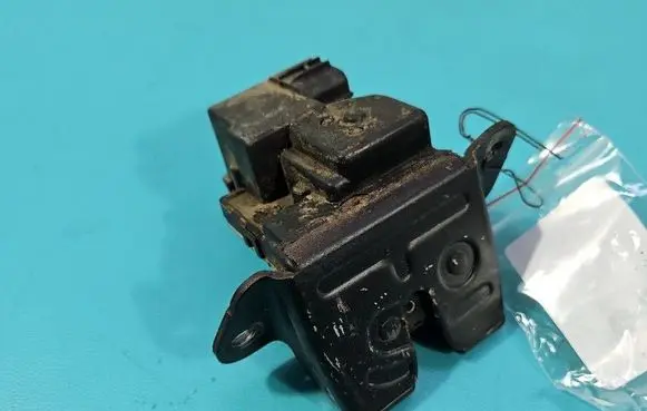 KIA Sportage Tailgate/trunk/boot lock/catch/latch 812303W000 IMPRK1546418