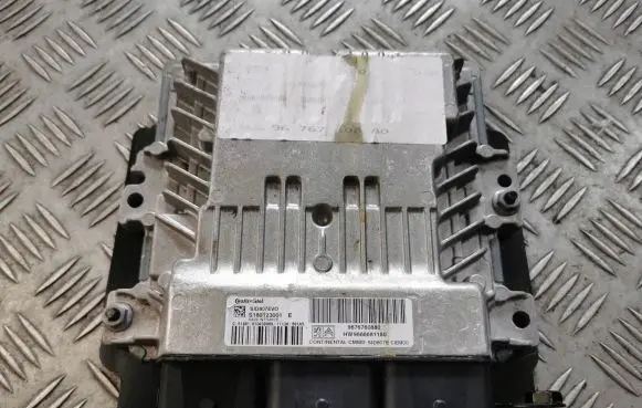 Citroen DS4 Engine control unit/module 9676760880