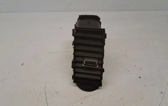 Toyota Prius (NHW20) Dash center air vent grill