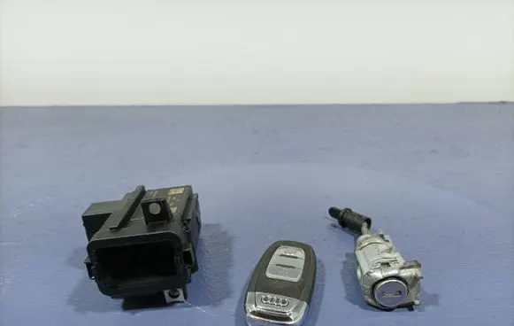 Audi Q5 SQ5 Ignition lock 8K0909131
