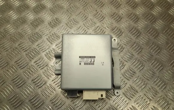 Lexus CT 200H Other control units/modules 8965076120