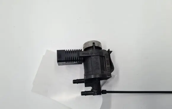 Volkswagen Tiguan Turbo solenoid valve 1K0906283A