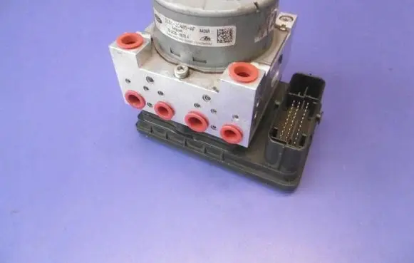 Ford Fiesta ABS Pump D1B12C405AF 10022006784 A426R