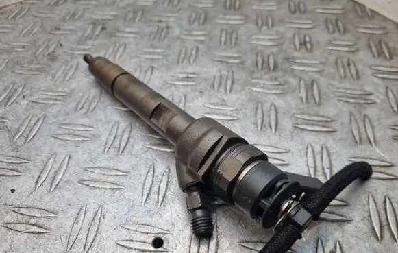 Mini One - Cooper Coupe R56 Fuel injector 0445110401 8506902