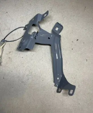 BMW 7 G11 G12 Fender mounting bracket 7347424 BMW734 161A