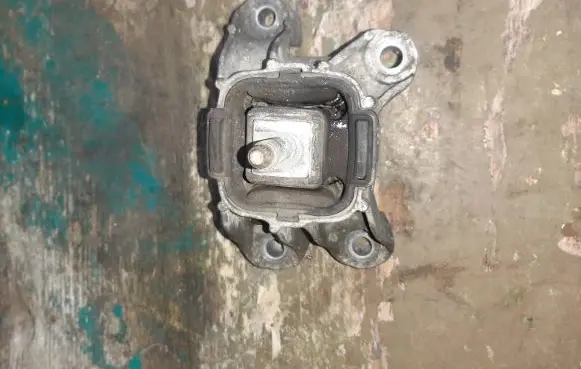 Mini One - Cooper R56 Gearbox mount 6784355