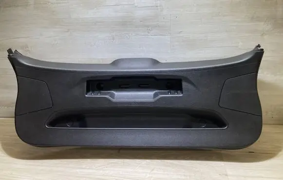 BMW X2 F39 Tailgate trim 7423855