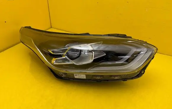 KIA Ceed Headlight/headlamp 92102J7100
