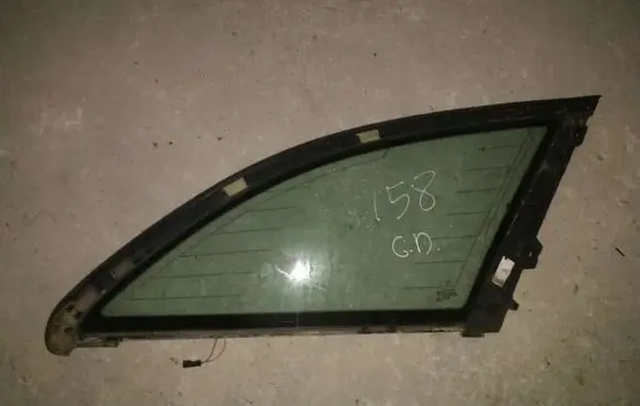 Mercedes-Benz C W203 Rear side window
