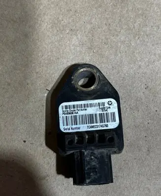 Dodge Caliber Airbag deployment crash/impact sensor P04896061AA 39754C TC4ME23174G760