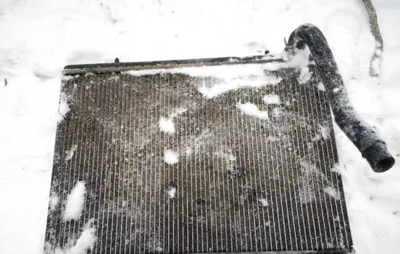 Citroen C4 I Coolant radiator