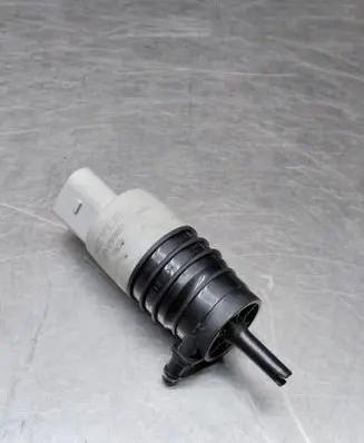 BMW 5 E60 E61 Windscreen/windshield washer pump 3148700001