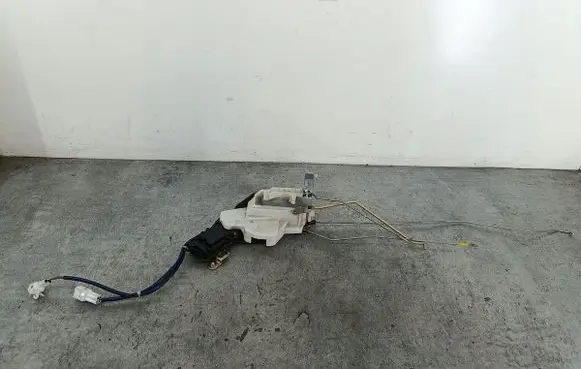 Suzuki Aerio Front door lock