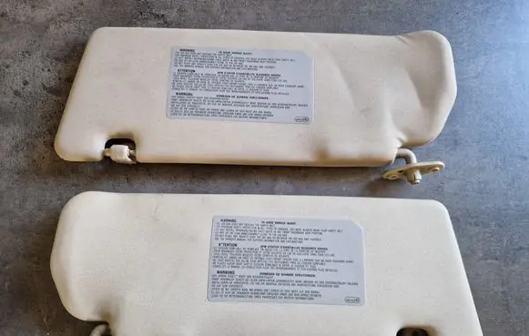 Mitsubishi Pajero Sport I Sun visor
