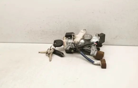 Mitsubishi Pajero Ignition lock 337860